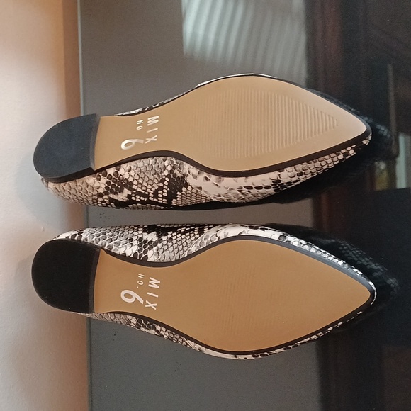 Snake print flats - Picture 2 of 4